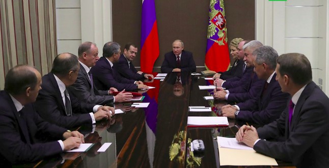 Путин на совещании
